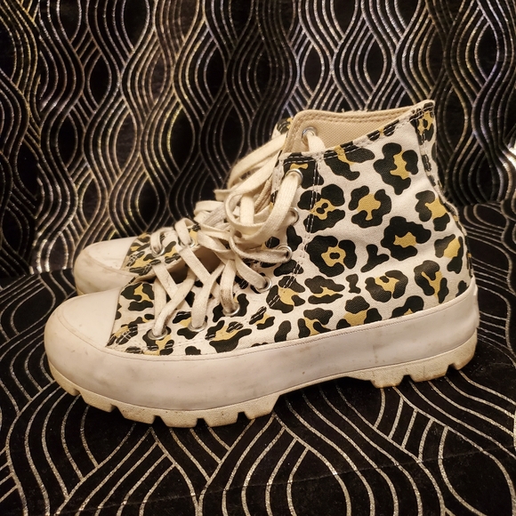 Converse Women's High-Top Sneakers with Rare Leopard Pattern Womens 8 - Picture 3 of 5